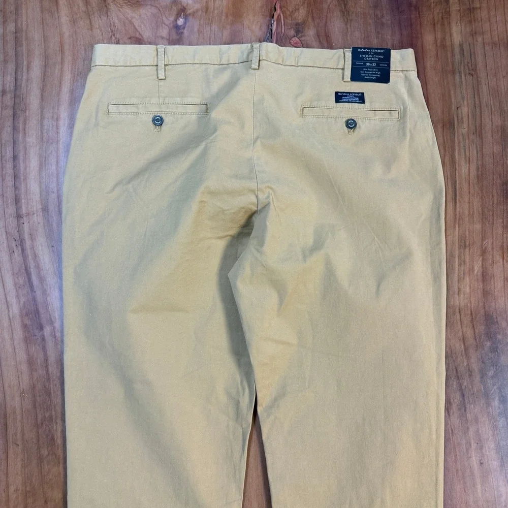 Banana Republic new close
